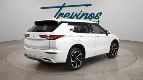 Photos of 2022 Mitsubishi Outlander SEL for sale in McAllen, TX at Trevinos Auto Mart