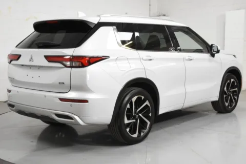 Photos of 2022 Mitsubishi Outlander SEL for sale in McAllen, TX at Trevinos Auto Mart