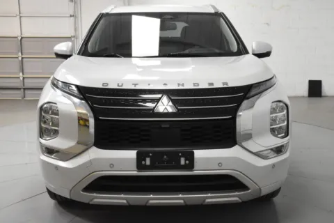 More photos of 2022 Mitsubishi Outlander SEL at Trevinos Auto Mart, TX