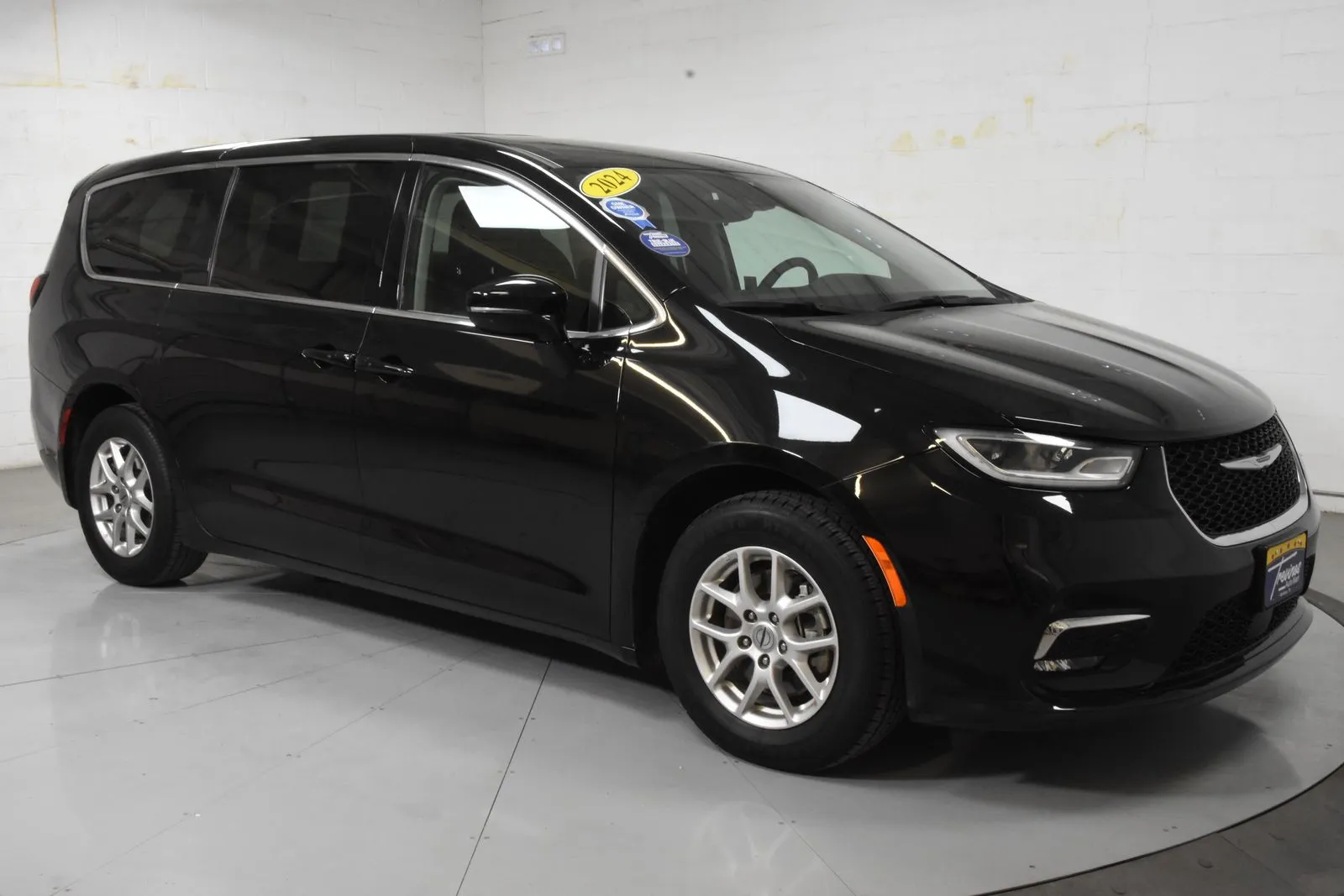 Black 2024 Chrysler Pacifica Touring L for sale in McAllen, TX