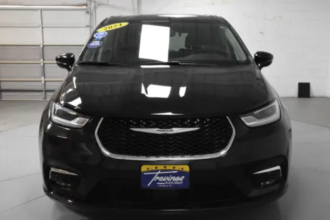 More photos of 2024 Chrysler Pacifica Touring L at Trevinos Auto Mart, TX