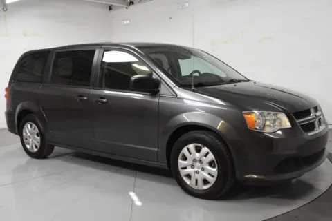 Gray 2018 Dodge Grand Caravan SE for sale in McAllen, TX