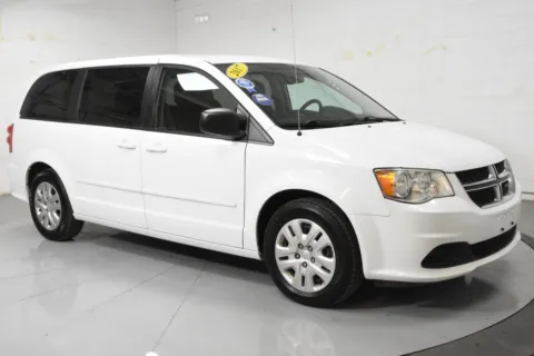 White 2017 Dodge Grand Caravan SE for sale in McAllen, TX