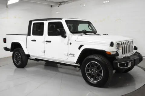 White 2023 Jeep Gladiator Overland for sale in McAllen, TX
