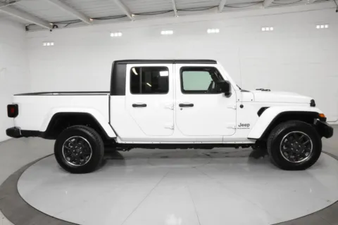More photos of 2023 Jeep Gladiator Overland at Trevinos Auto Mart, TX