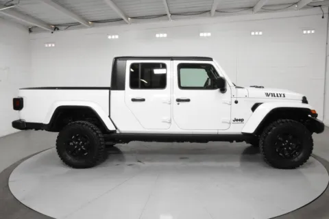 More photos of 2023 Jeep Gladiator Willys at Trevinos Auto Mart, TX