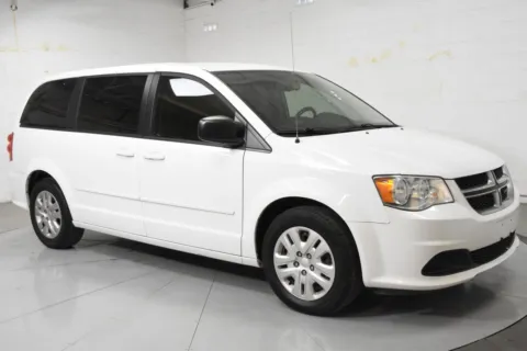 White 2017 Dodge Grand Caravan SE for sale in McAllen, TX