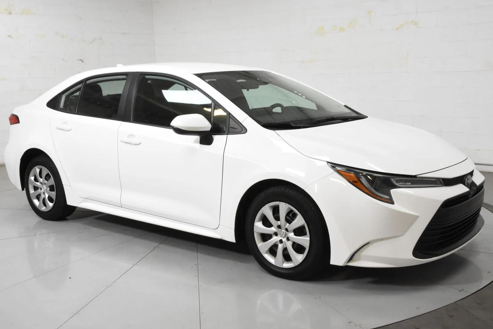 2024 Toyota Corolla LE's photo