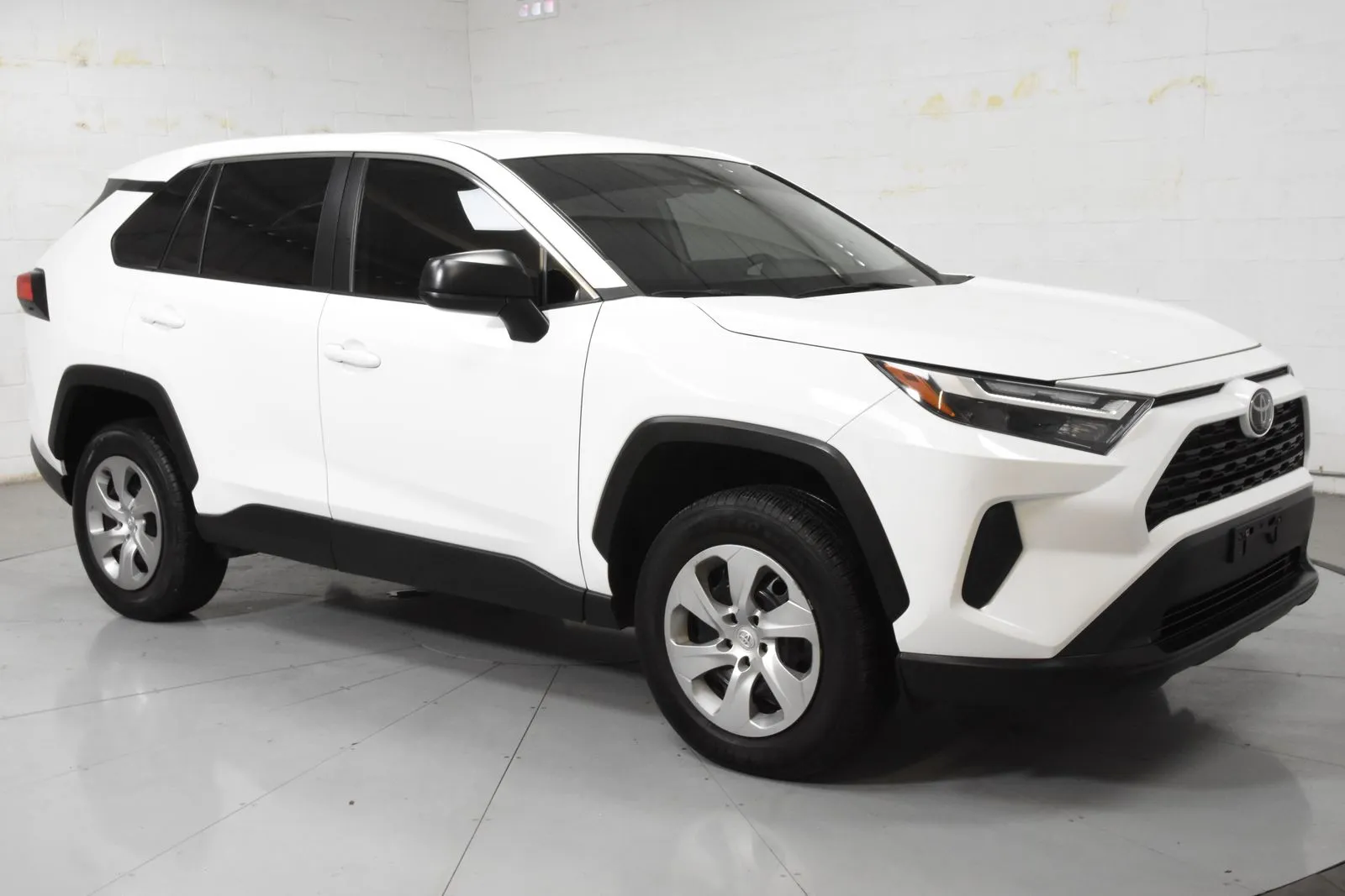 White 2023 Toyota RAV4 LE for sale in McAllen, TX