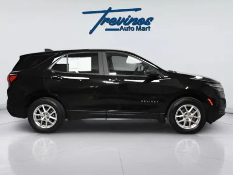 More photos of 2023 Chevrolet Equinox LS at Trevinos Auto Mart, TX