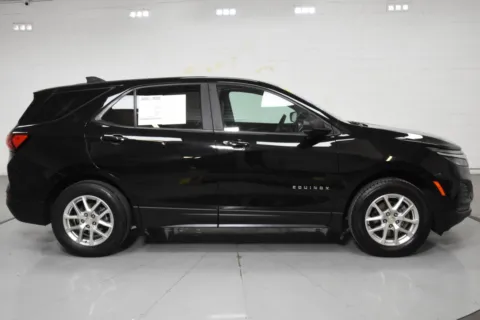 More photos of 2023 Chevrolet Equinox LS at Trevinos Auto Mart, TX