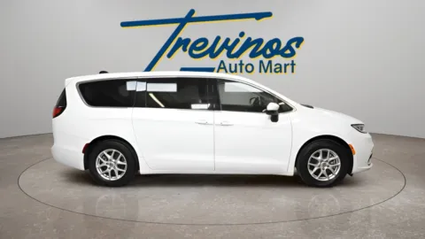 More photos of 2023 Chrysler Pacifica Touring L at Trevinos Auto Mart, TX