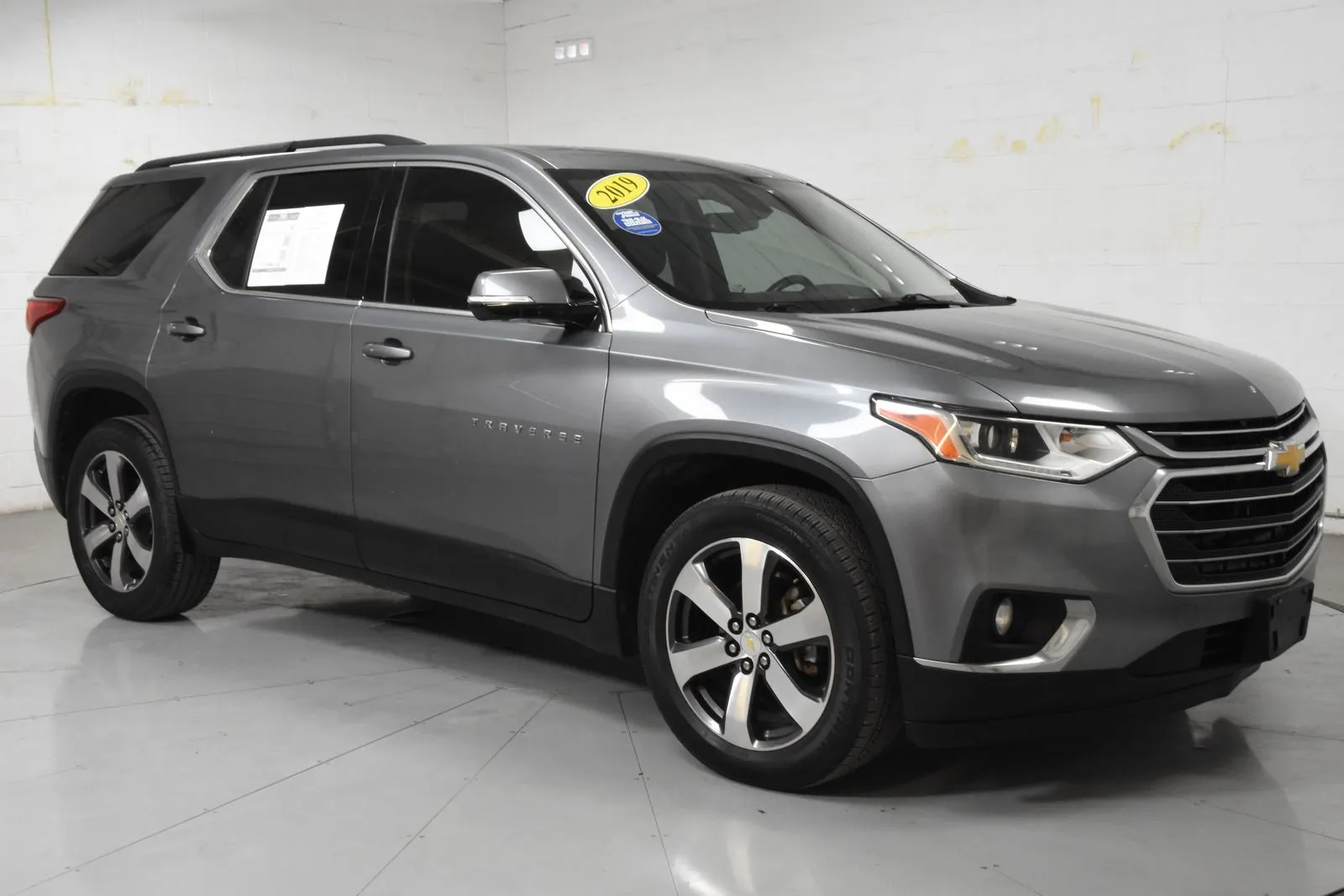 Gray 2019 Chevrolet Traverse 3LT for sale in McAllen, TX