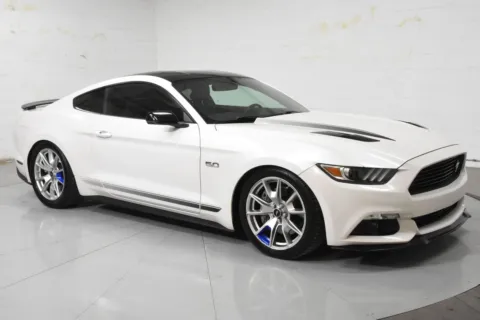 White 2017 Ford Mustang GT Premium for sale in McAllen, TX