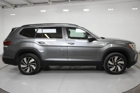 More photos of 2025 Volkswagen Atlas 2.0T SE w/Technology at Trevinos Auto Mart, TX