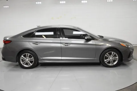 More photos of 2018 Hyundai Sonata Limited at Trevinos Auto Mart, TX