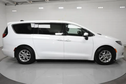 More photos of 2023 Chrysler Voyager LX at Trevinos Auto Mart, TX