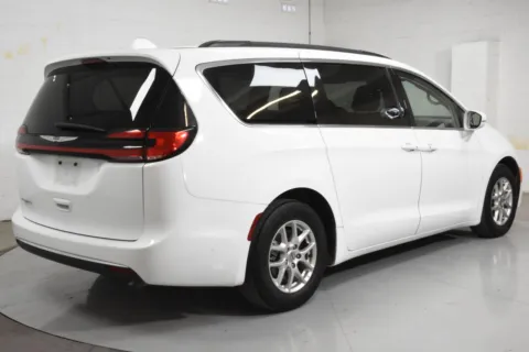 Photos of 2022 Chrysler Pacifica Touring L for sale in McAllen, TX at Trevinos Auto Mart