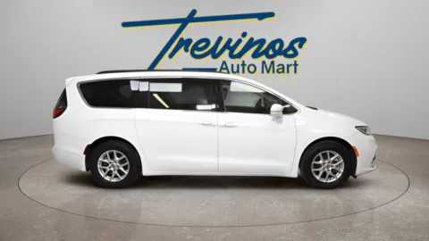 More photos of 2022 Chrysler Pacifica Touring L at Trevinos Auto Mart, TX