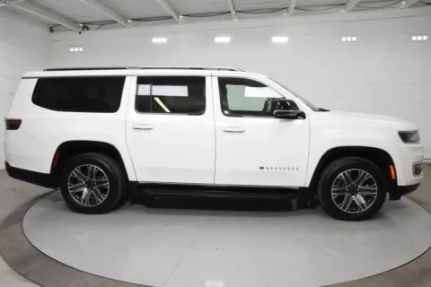 More photos of 2023 Jeep Wagoneer L Series II at Trevinos Auto Mart, TX