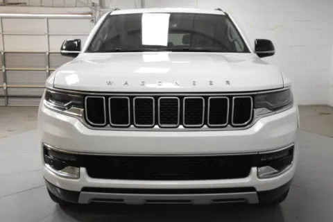 More photos of 2023 Jeep Wagoneer L Series II at Trevinos Auto Mart, TX