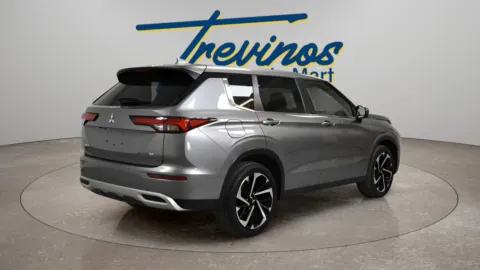 Photos of 2024 Mitsubishi Outlander SE for sale in McAllen, TX at Trevinos Auto Mart