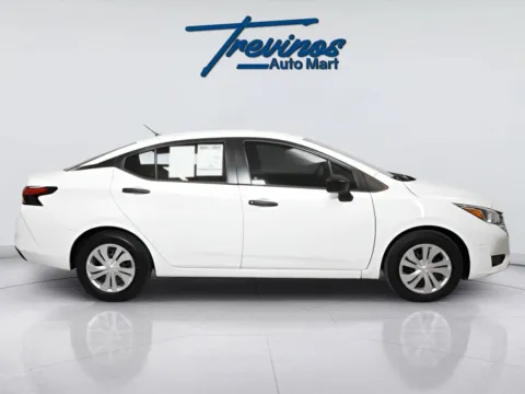 More photos of 2021 Nissan Versa 1.6 S at Trevinos Auto Mart, TX