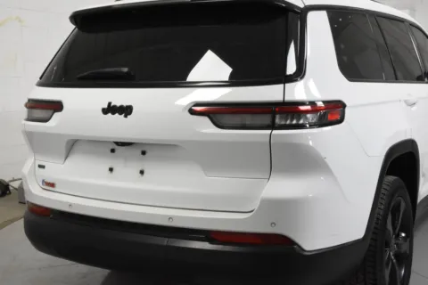 Another view of 2022 Jeep Grand Cherokee L Altitude for sale in McAllen, TX at Trevinos Auto Mart