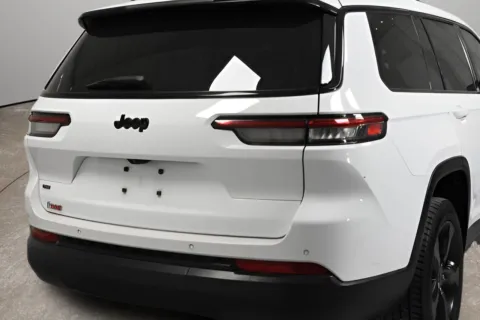 Another view of 2022 Jeep Grand Cherokee L Altitude for sale in McAllen, TX at Trevinos Auto Mart