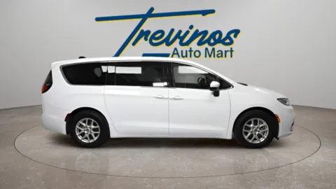 More photos of 2023 Chrysler Pacifica Touring L at Trevinos Auto Mart, TX