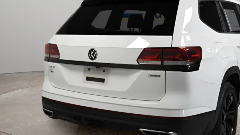 Another view of 2023 Volkswagen Atlas 3.6L V6 SE w/Technology for sale in McAllen, TX at Trevinos Auto Mart