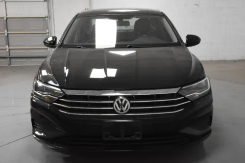 More photos of 2019 Volkswagen Jetta 1.4T SE at Trevinos Auto Mart, TX
