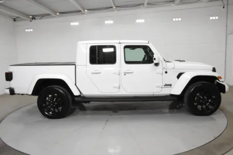More photos of 2021 Jeep Gladiator High Altitude at Trevinos Auto Mart, TX