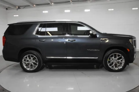 More photos of 2021 GMC Yukon SLT at Trevinos Auto Mart, TX