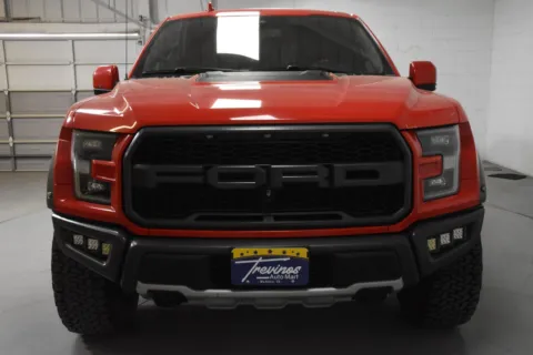 More photos of 2019 Ford F-150 Raptor at Trevinos Auto Mart, TX