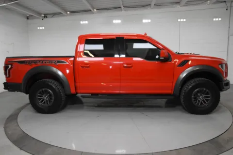 More photos of 2019 Ford F-150 Raptor at Trevinos Auto Mart, TX