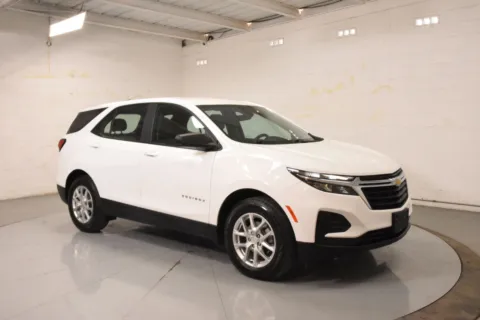 White 2022 Chevrolet Equinox LS for sale in McAllen, TX