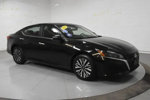 Black 2024 Nissan Altima 2.5 SV for sale in McAllen, TX