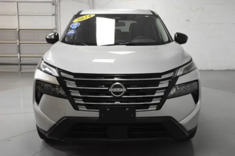 More photos of 2024 Nissan Rogue S at Trevinos Auto Mart, TX