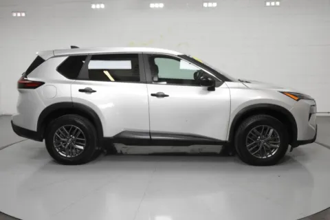 More photos of 2024 Nissan Rogue S at Trevinos Auto Mart, TX