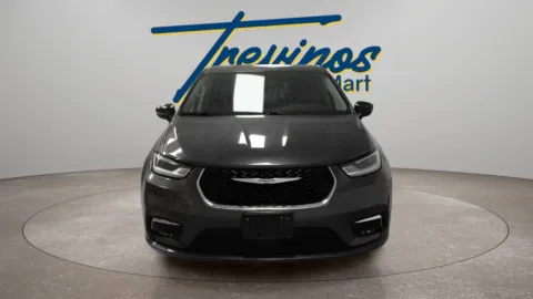 More photos of 2023 Chrysler Pacifica Touring L at Trevinos Auto Mart, TX