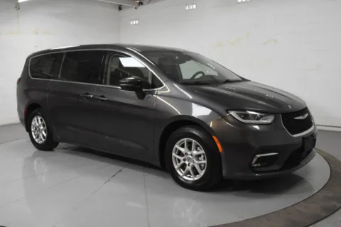 Unknown 2023 Chrysler Pacifica Touring L for sale in McAllen, TX