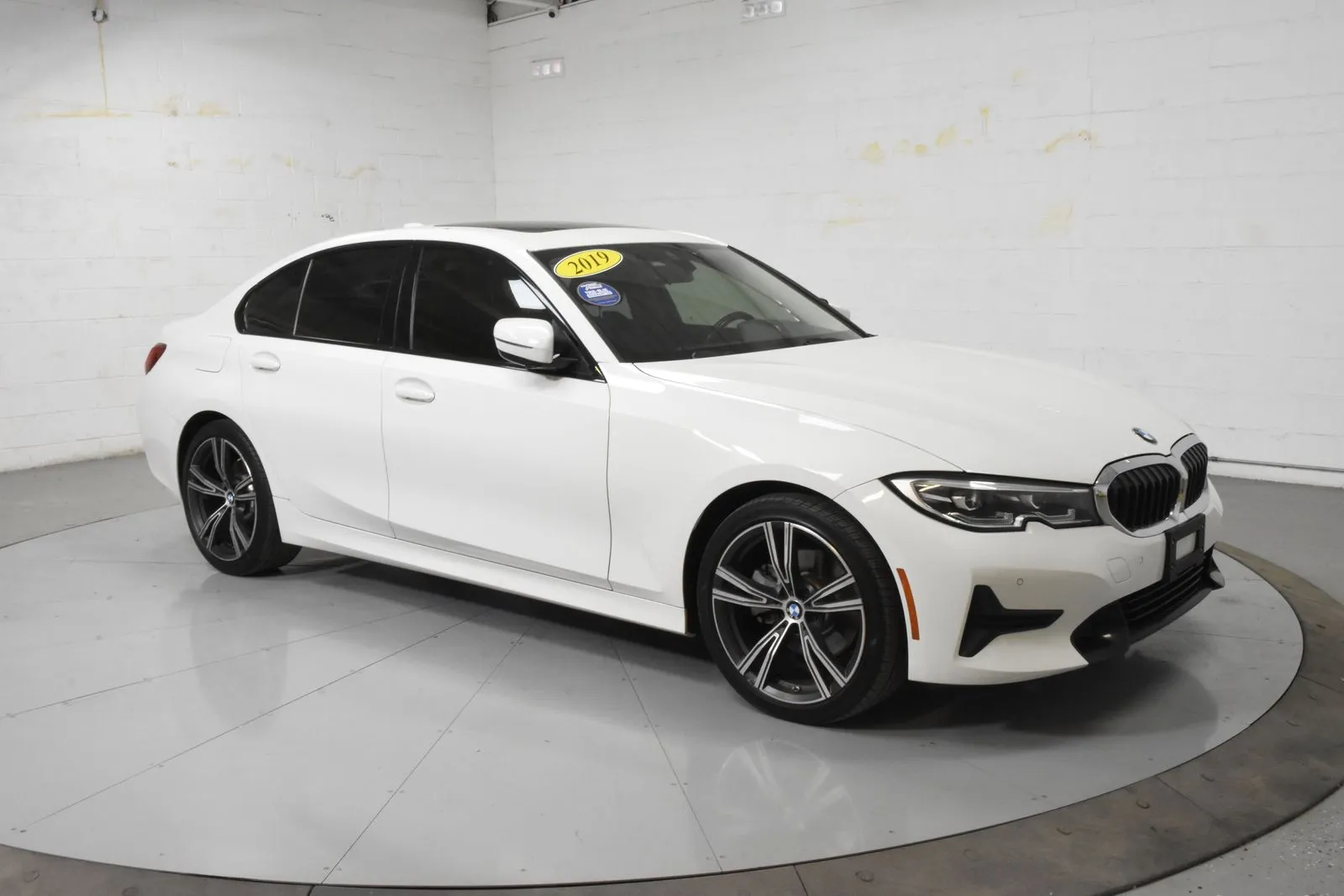 2019 BMW 3 Series 330i Sedan's photo