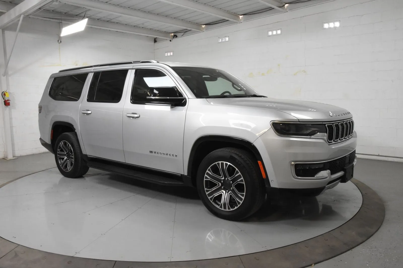 Silver 2024 Jeep Wagoneer L Series II for sale in McAllen, TX