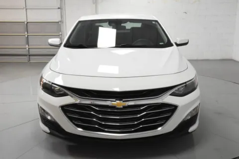 More photos of 2024 Chevrolet Malibu LT at Trevinos Auto Mart, TX