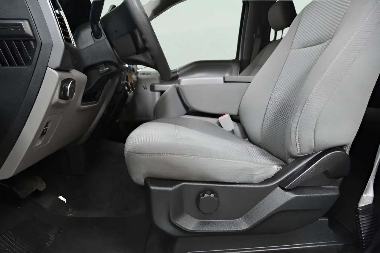 2018 Ford F-150 XLT - Photo 17