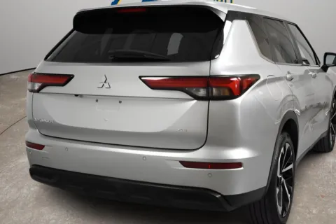 Another view of 2024 Mitsubishi Outlander SE for sale in McAllen, TX at Trevinos Auto Mart