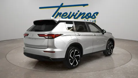 Photos of 2024 Mitsubishi Outlander SE for sale in McAllen, TX at Trevinos Auto Mart
