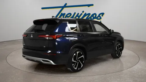 Photos of 2024 Mitsubishi Outlander SE for sale in McAllen, TX at Trevinos Auto Mart