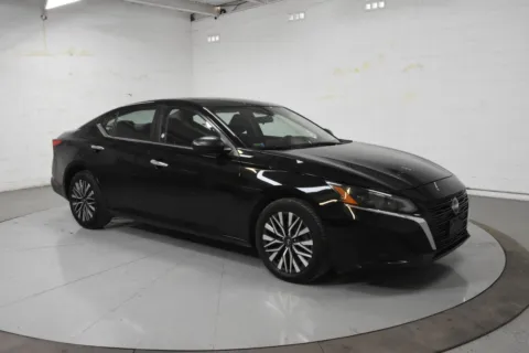 Black 2024 Nissan Altima 2.5 SV for sale in McAllen, TX